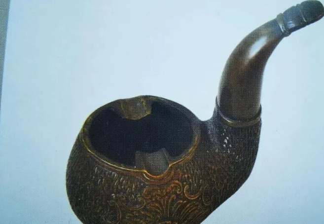 烟灰缸：方寸之间，藏尽世界万象与收藏乾坤